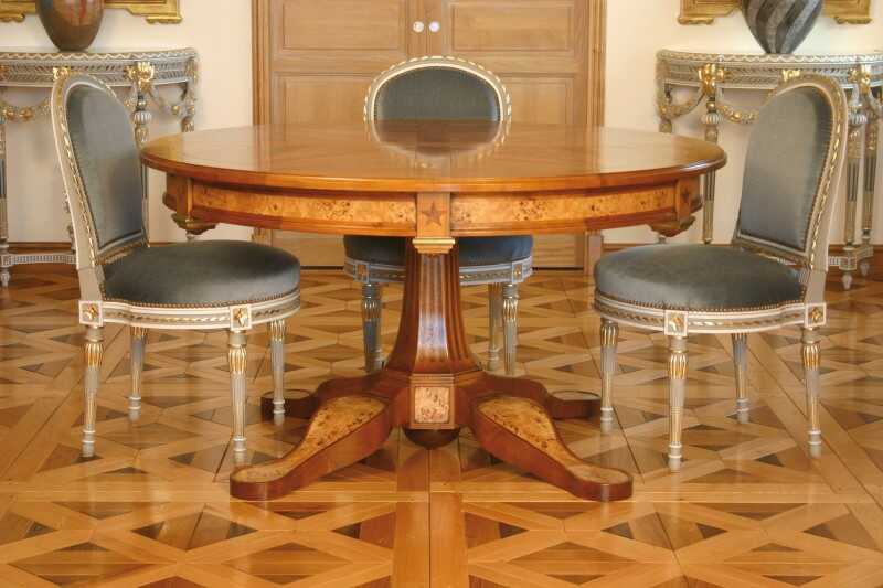 Table Hache à patins style Louis XVI