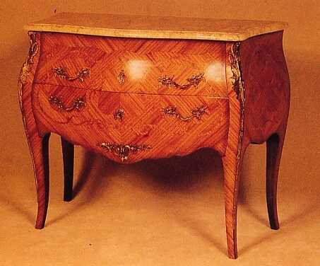 Commode Poteau style Louis XV