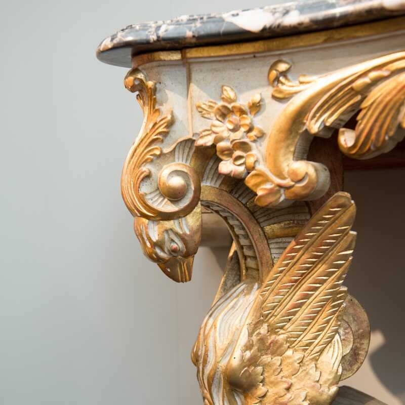 Console Aigle encordé style Louis XV