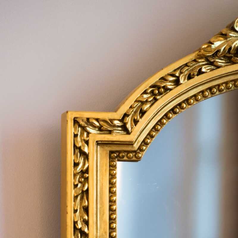 Miroir de style Louis XVI Compiegne