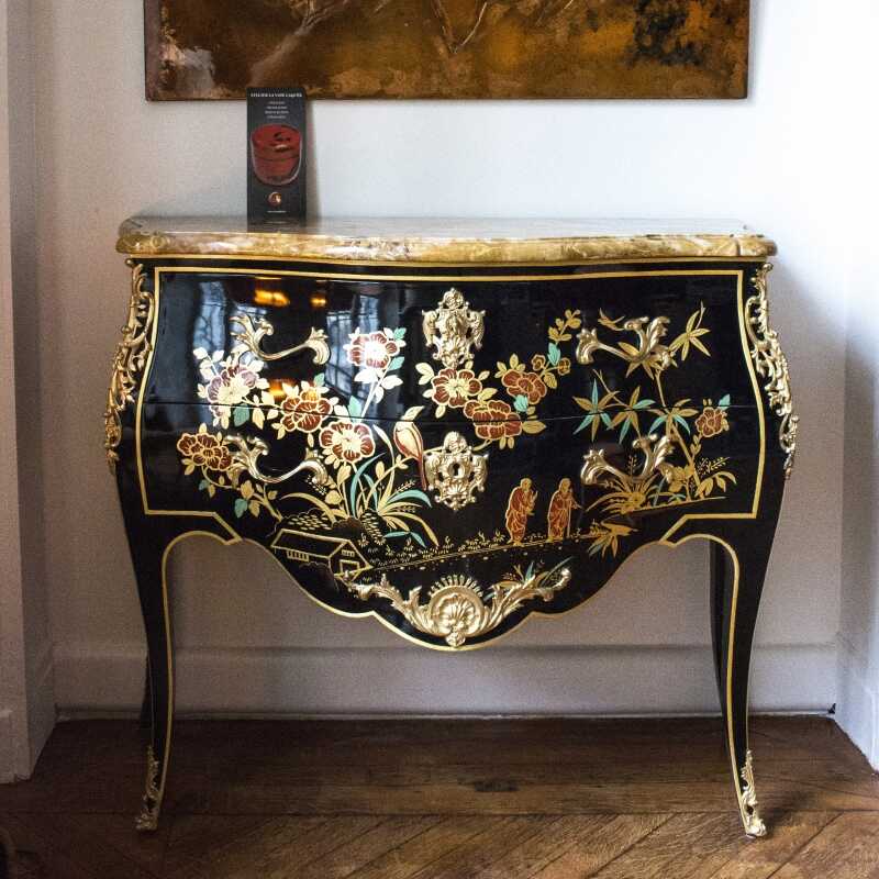 Commode de style Louis XV Roussel