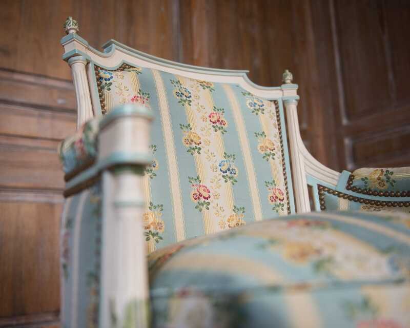 Bergère Lerouge style Louis XVI 