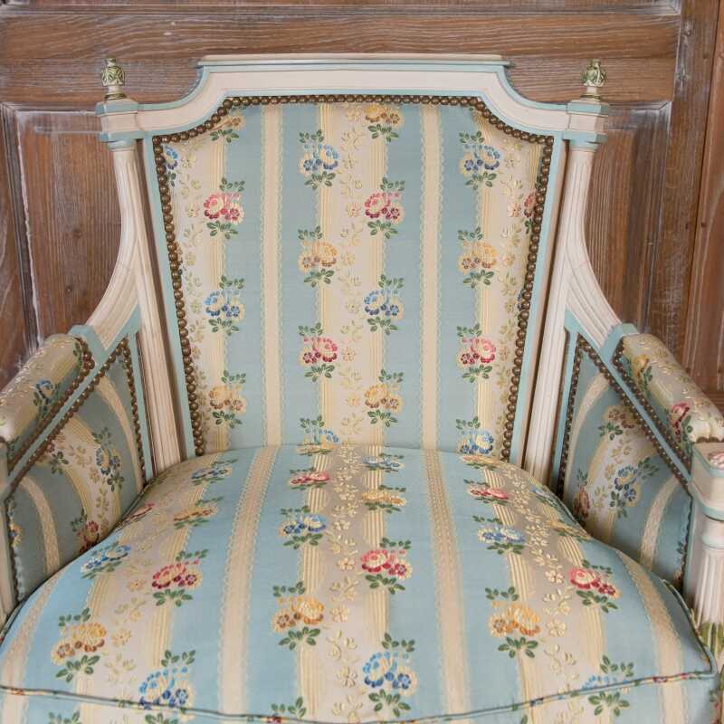 Bergère Lerouge style Louis XVI 