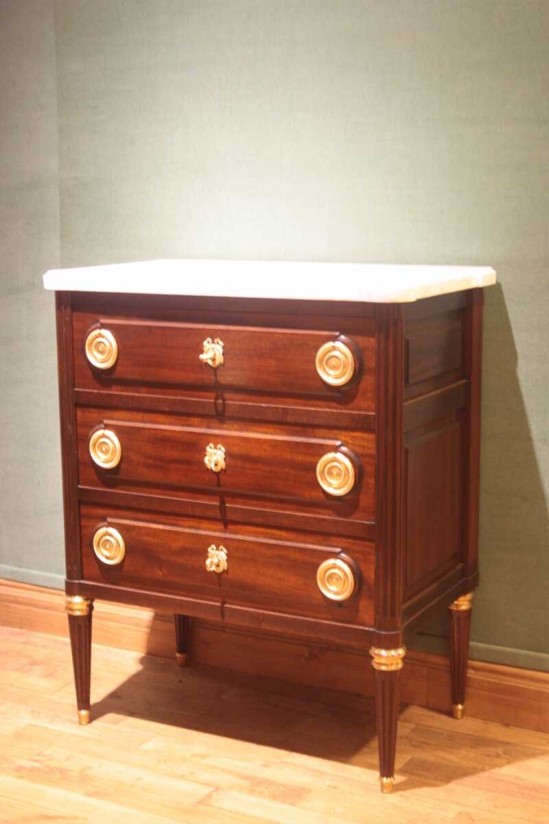 Commode Chevrier style Louis XVI