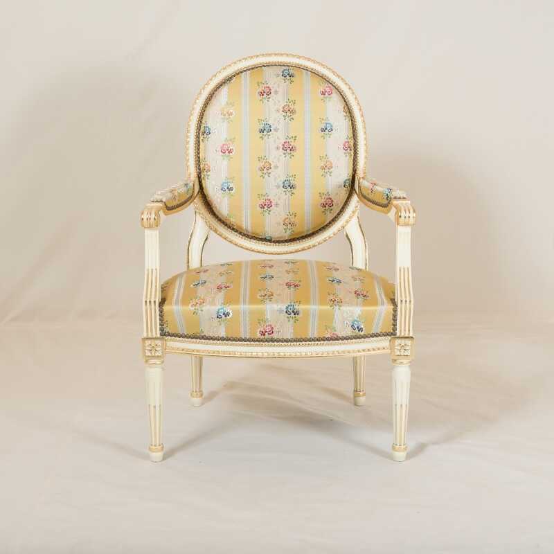 Fauteuil Lelarge perlé style Louis XVI 