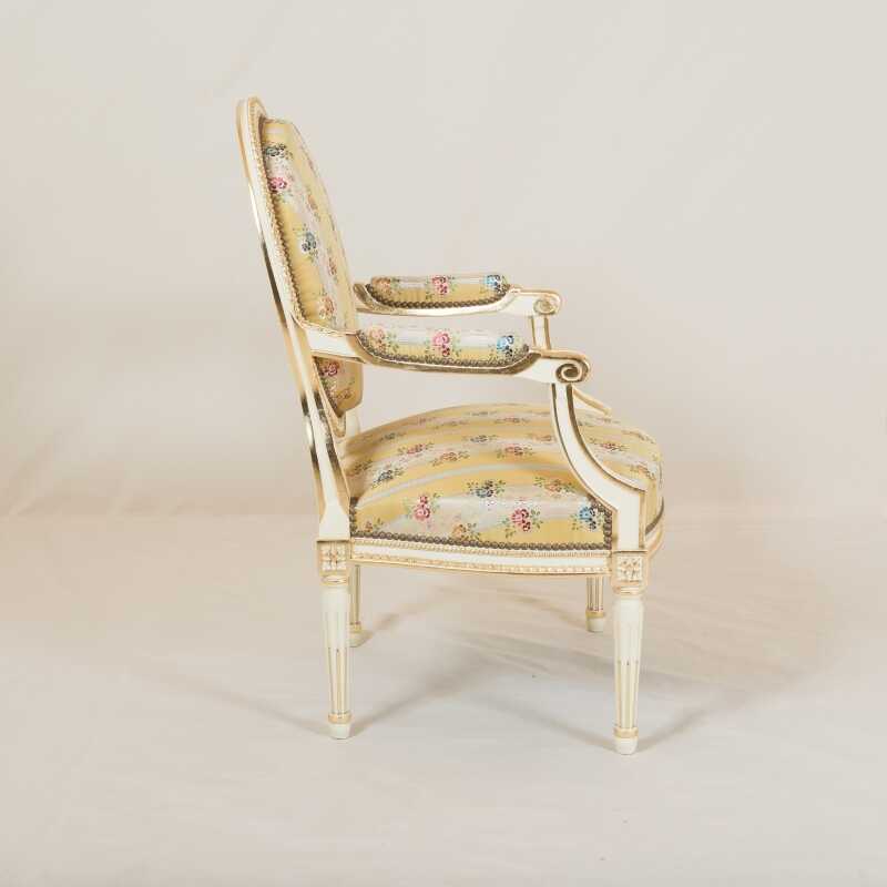 Fauteuil Lelarge perlé style Louis XVI 