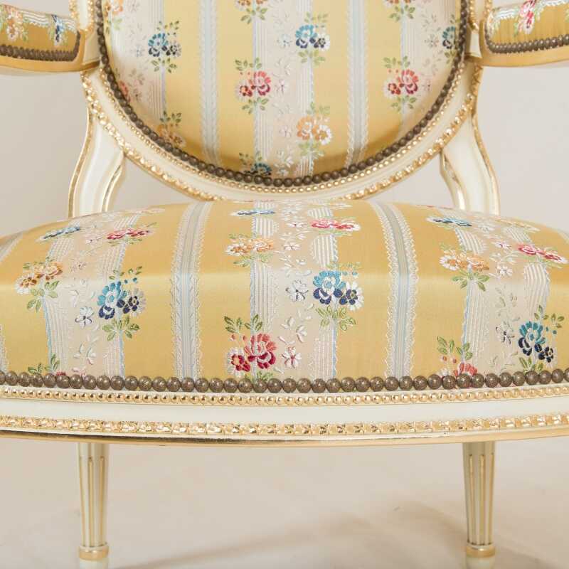 Fauteuil Lelarge perlé style Louis XVI 