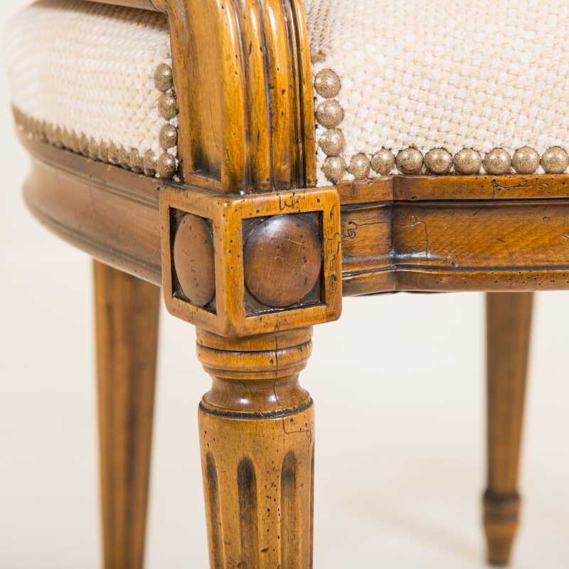 Fauteuil style Louis XVI Couturier 